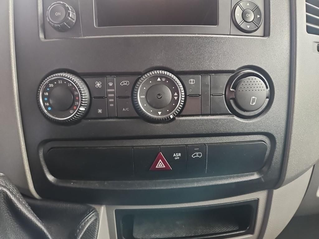 Fahrzeugabbildung Mercedes-Benz Sprinter 316 Doka Pritsche 4x4 6 Sitze Klima