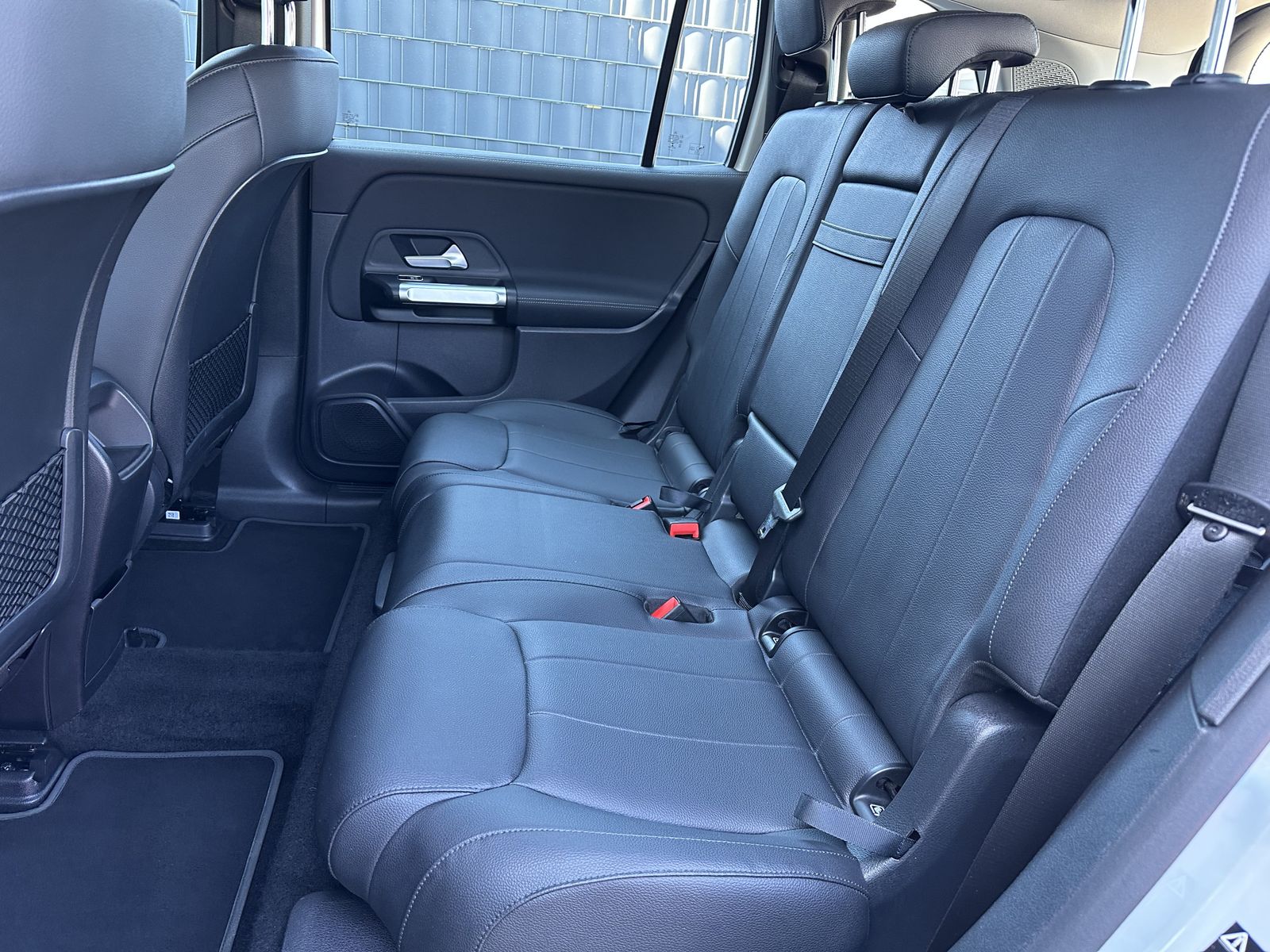 Fahrzeugabbildung Mercedes-Benz EQB 300 Progressive 4Matic NAV+LED+KAMERA+TOTWIN