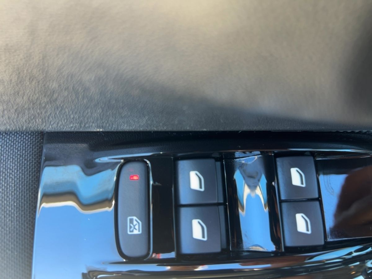Fahrzeugabbildung Citroën C3 1.2 PureTech 110 Max Navi EPH Klimmaut.