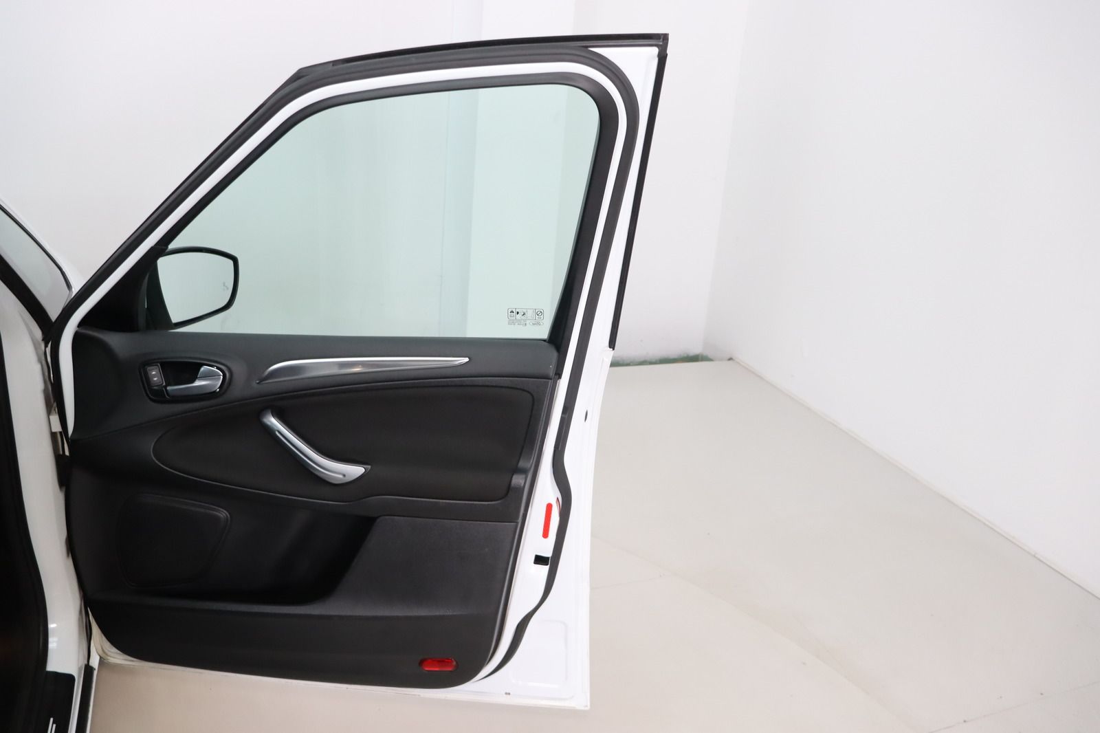 Fahrzeugabbildung Ford S-MAX 2.0 TDCi Sitzhzg./-lüftung * PDC * Tempom.