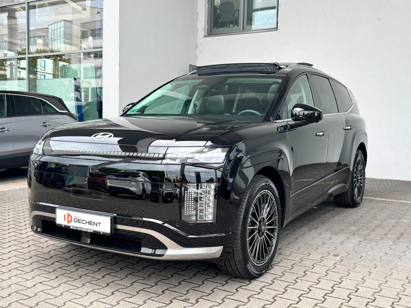 Fahrzeugabbildung Hyundai IONIQ 9 4WD 307PS Uniq/Pano/Relax-Paket!