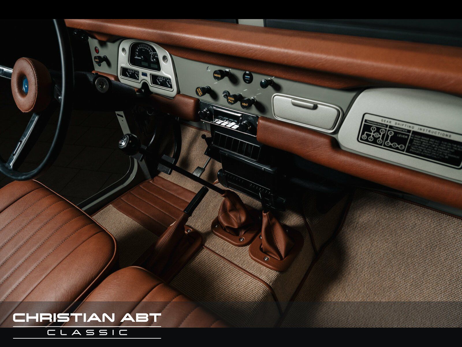 Fahrzeugabbildung Toyota FJ43 restauriert * Servo * H-Zulassung