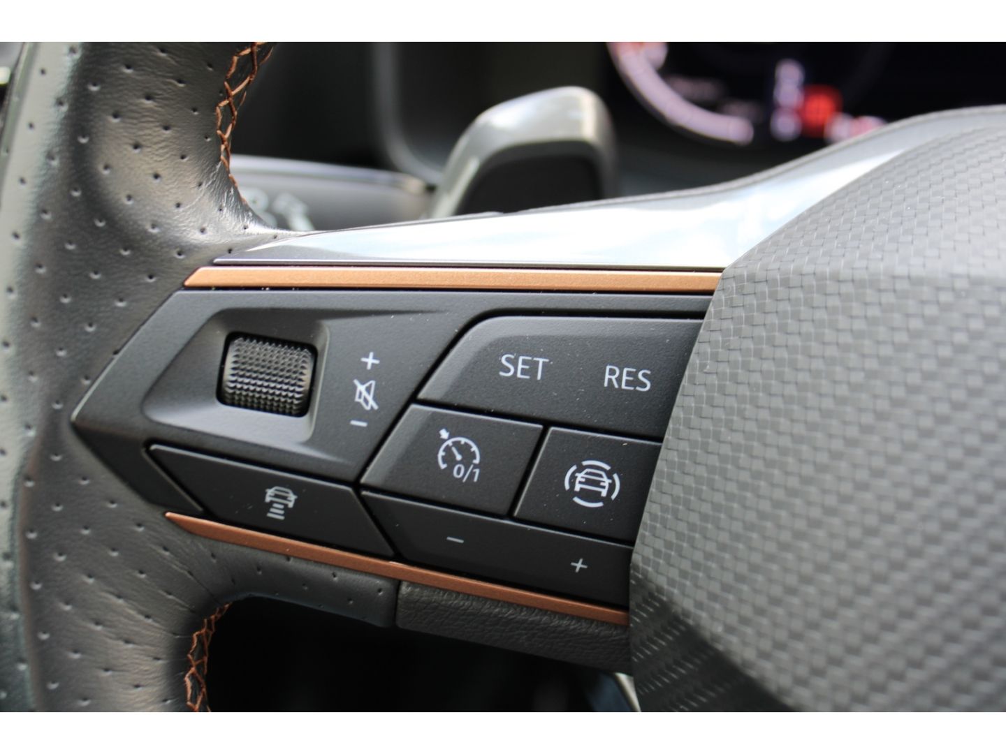 Fahrzeugabbildung CUPRA Leon 2.0 TSI VZ DSG ACC LED Navi PDC RFK SHZg DA