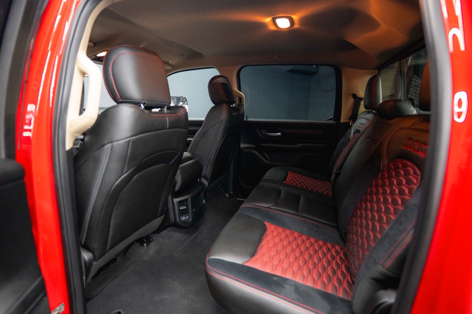 Fahrzeugabbildung Dodge RAM 5.7 V8 HEMI 4x4 RED DEVIL LONGBED Offroad