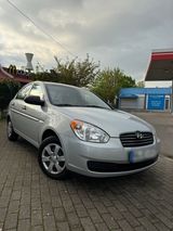 Hyundai Accent - Hyundai Accent: Hyunda