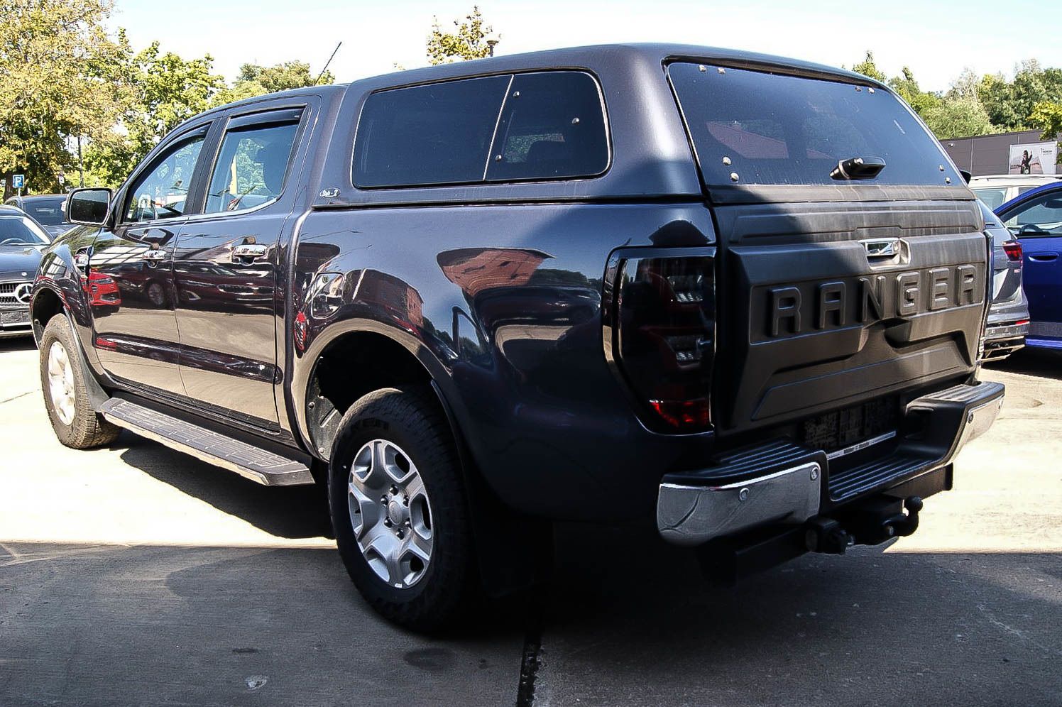 Fahrzeugabbildung Ford Ranger Limited 2.2 Doka 4x4 HARDTOP OFFROAD AHZV