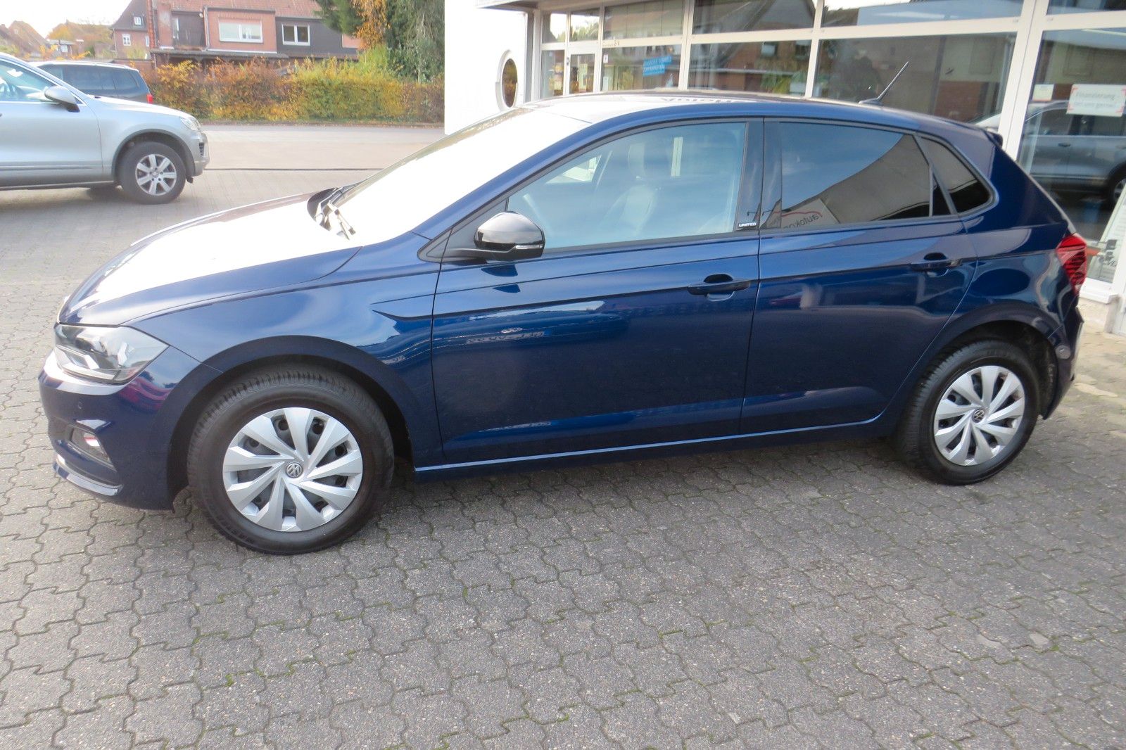 Fahrzeugabbildung Volkswagen Polo United KAMERA SITZH. NAVI KEYLESS APP-CON 1