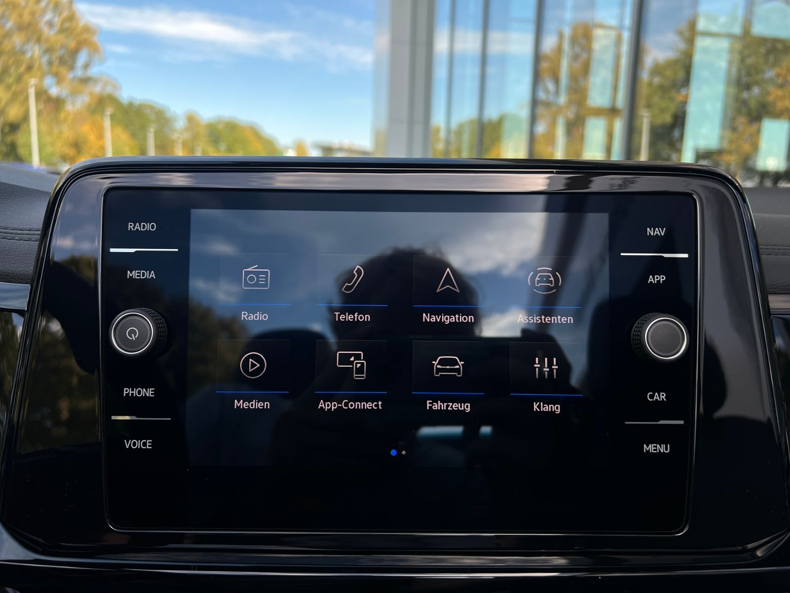 Fahrzeugabbildung Volkswagen T-Roc Cabriolet R-Line 1.5 TSI DSG *AHK, Soundsy