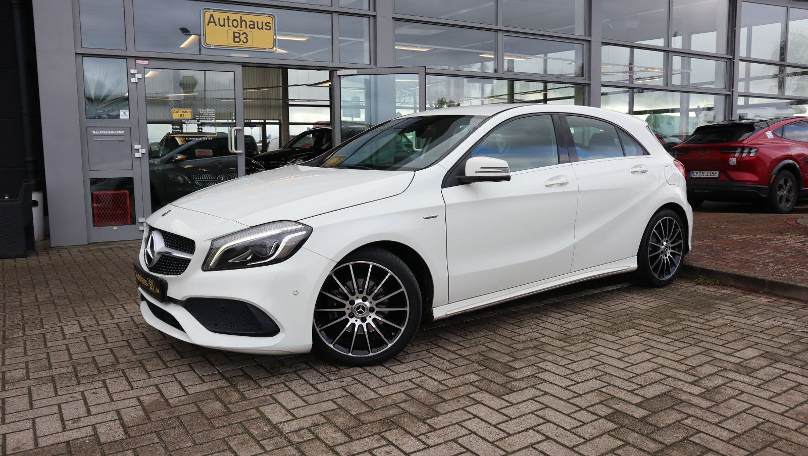 MERCEDES-BENZ A 180 CDI Edition AMG Sport Line- LED-SHZ-KAMERA