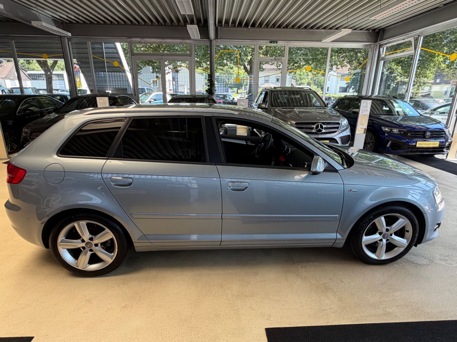 Fahrzeugabbildung Audi A3 Sportback 1.8 TFSI S line Sportpaket plus