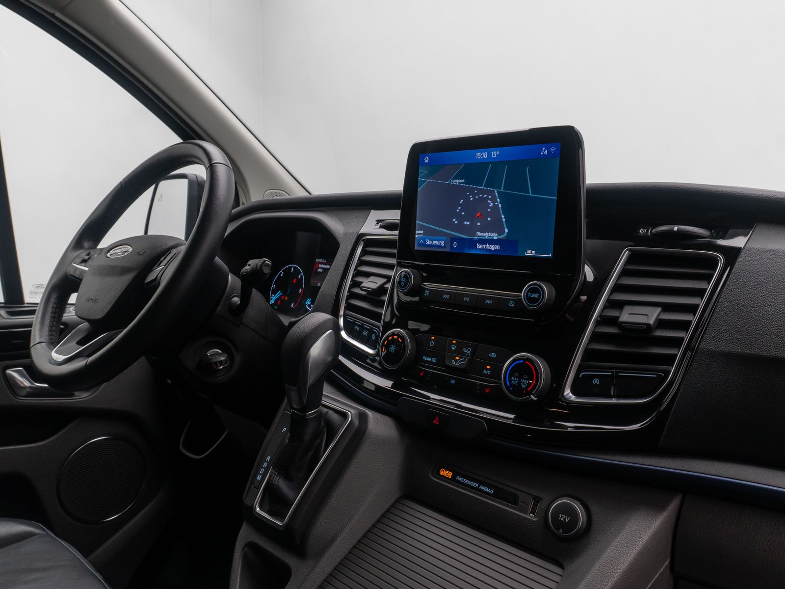 Fahrzeugabbildung Ford Custom Tourneo Active ACC Bi-Xenon DriveAss DAB