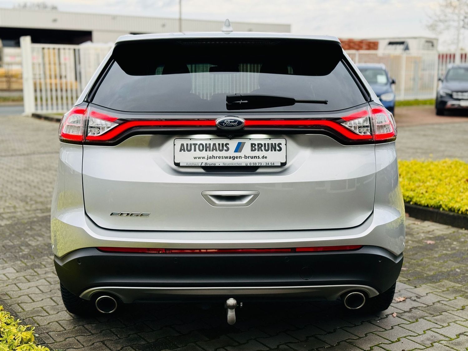 Fahrzeugabbildung Ford Edge TITANIUM 4x4, Autom., LED, Panod., AHK, Tot