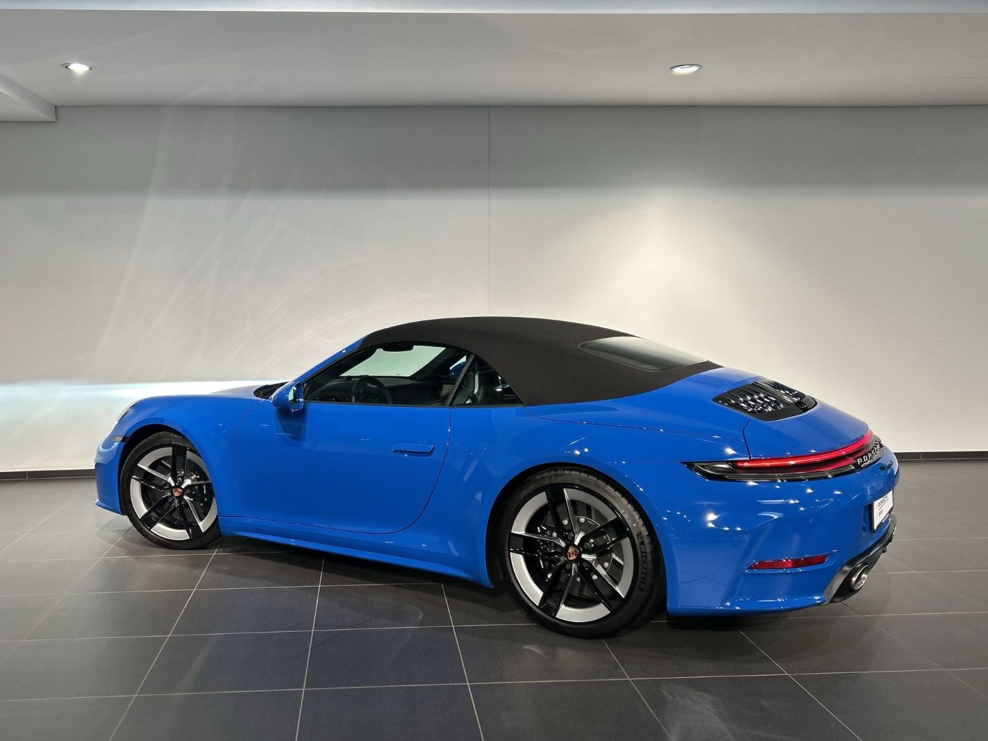 Porsche 992 911 Carrera S Cabriolet Burmester Nachtsicht imagem 3