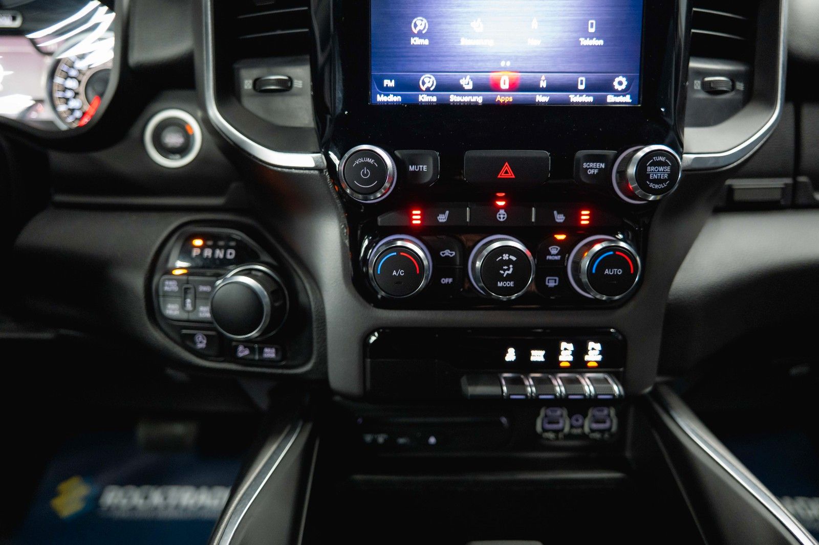 Fahrzeugabbildung Dodge RAM 5.7 V8 HEMI 4x4 OFFROAD Night AXLE LOCK 19%