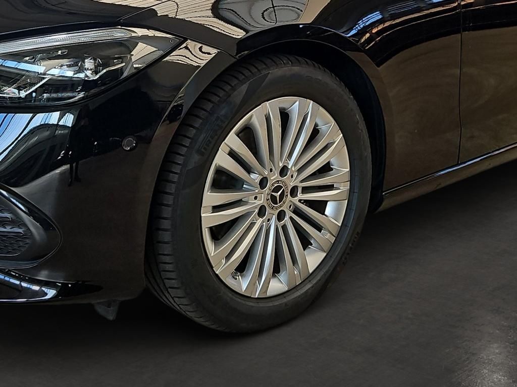 Fahrzeugabbildung Mercedes-Benz C 180 Avantg. Totwi. Memo Navi LED SHZ Ambie.
