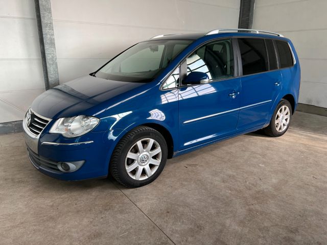 Volkswagen Touran 2.0TDI Highline +Alu + PDC + AHK + S-Heft