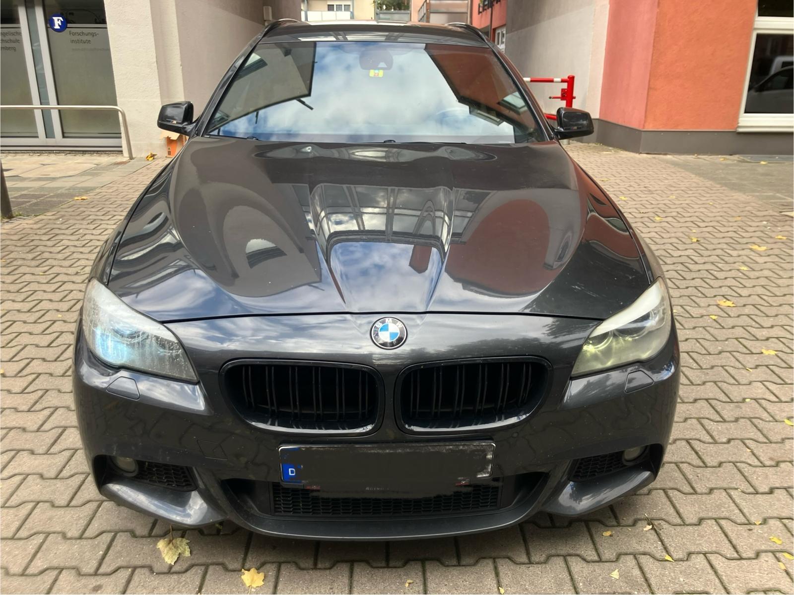 BMW 530 2011 — вигляд ззаду