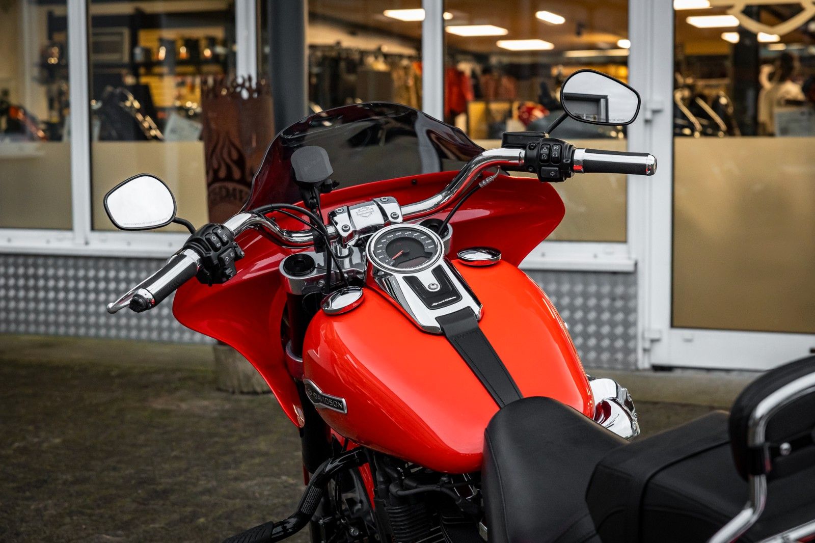 Fahrzeugabbildung Harley-Davidson FLSB SPORT GLIDE 107-Bagger Race Umbau