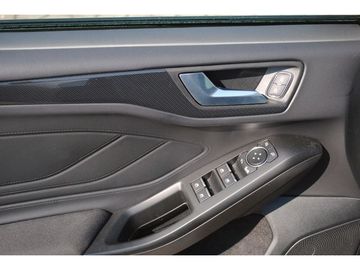 Fahrzeugabbildung Ford Focus 1,5 ST-Line+HEAD-UP-DISPLAY+LED+KAMERA+DAB