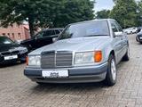 Mercedes-Benz 200 E 2.0 Limousine Automatik Schiebedach - Mercedes-Benz 200 aus 1992