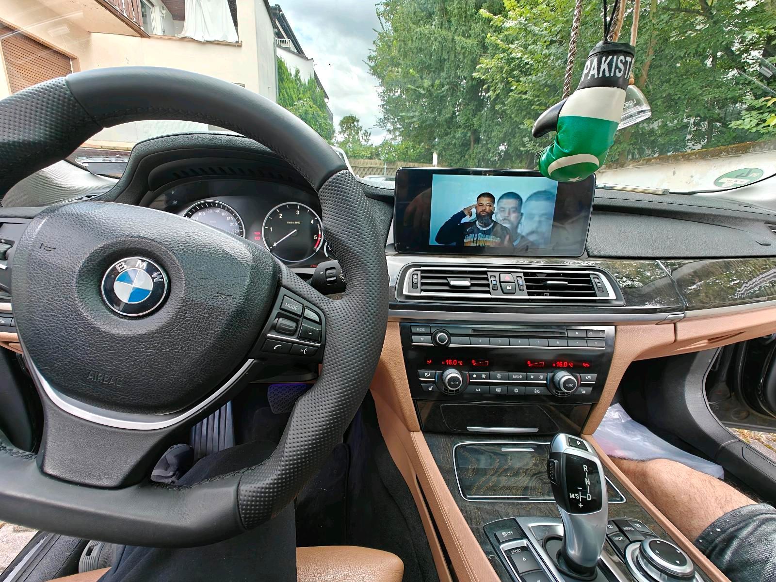 2010 BMW 730
