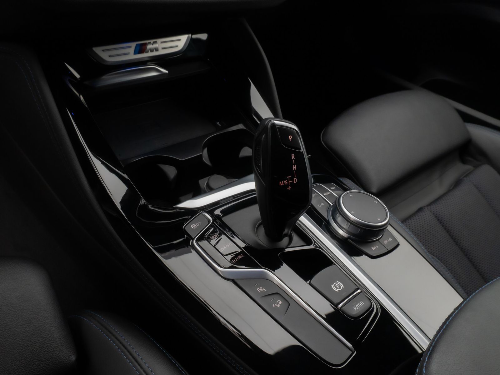 Fahrzeugabbildung BMW X4 M40d Kamera HUD DAB H/K AHK Komfort 21Zoll