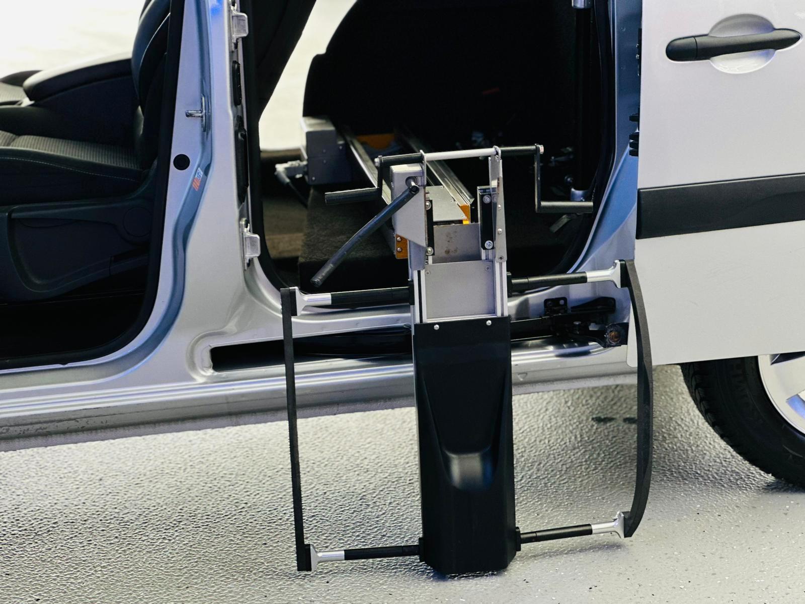 Mercedes-Benz Citan Behindertengerecht-Ladeboy-Handgas