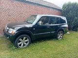 Mitsubishi Pajero Edition 20 3.2DID schwarz - Mitsubishi Pajero Edition-20