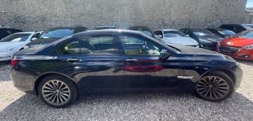 BMW 740 - 5