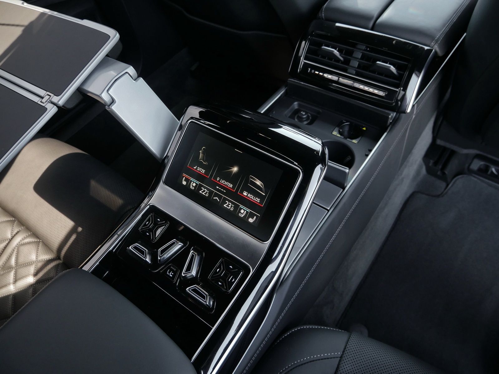 Audi A8 - Bild 25