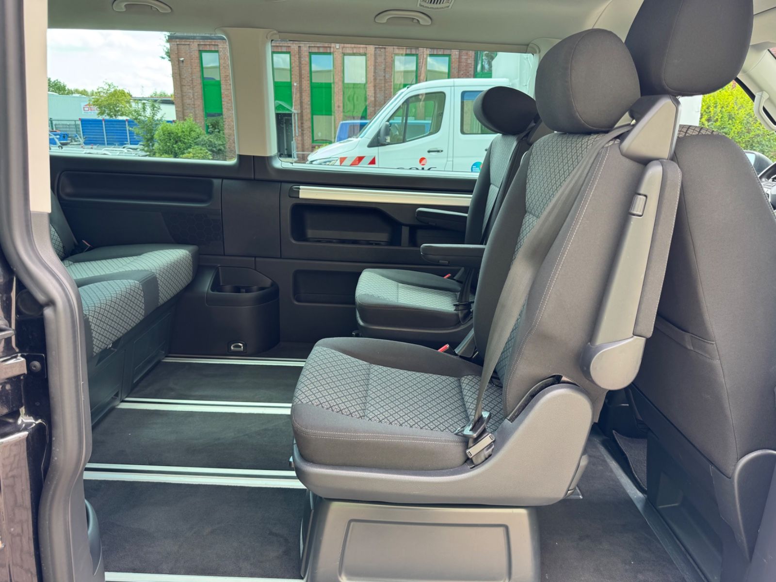 Volkswagen T6.1 Multivan 2.0 TDI AHK Navi. St.Hzg Kamera foto 17