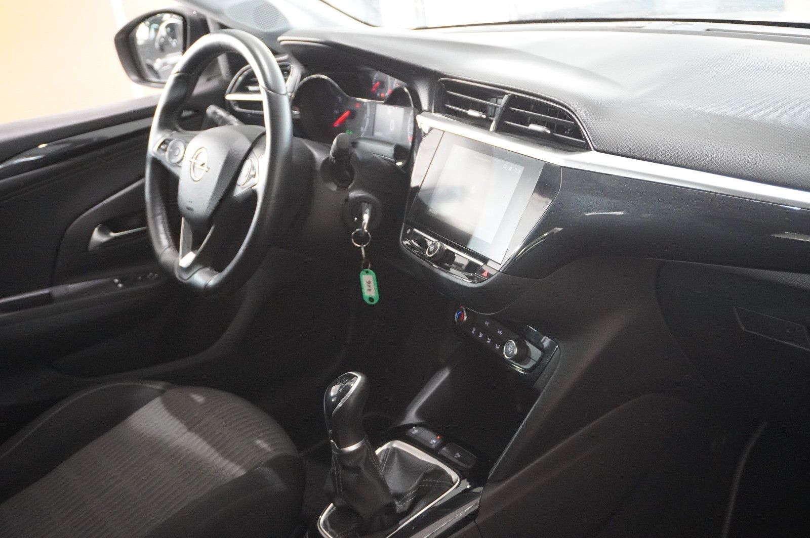 Fahrzeugabbildung Opel Corsa F 1.2 ELEGANCE NAVI/LED/TEMP/PDC/KLIMA/USB