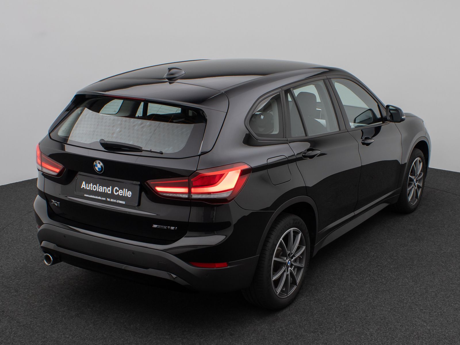 Fahrzeugabbildung BMW X1 sD18i Parkassistent DAB Sportsitz LED 18Zoll