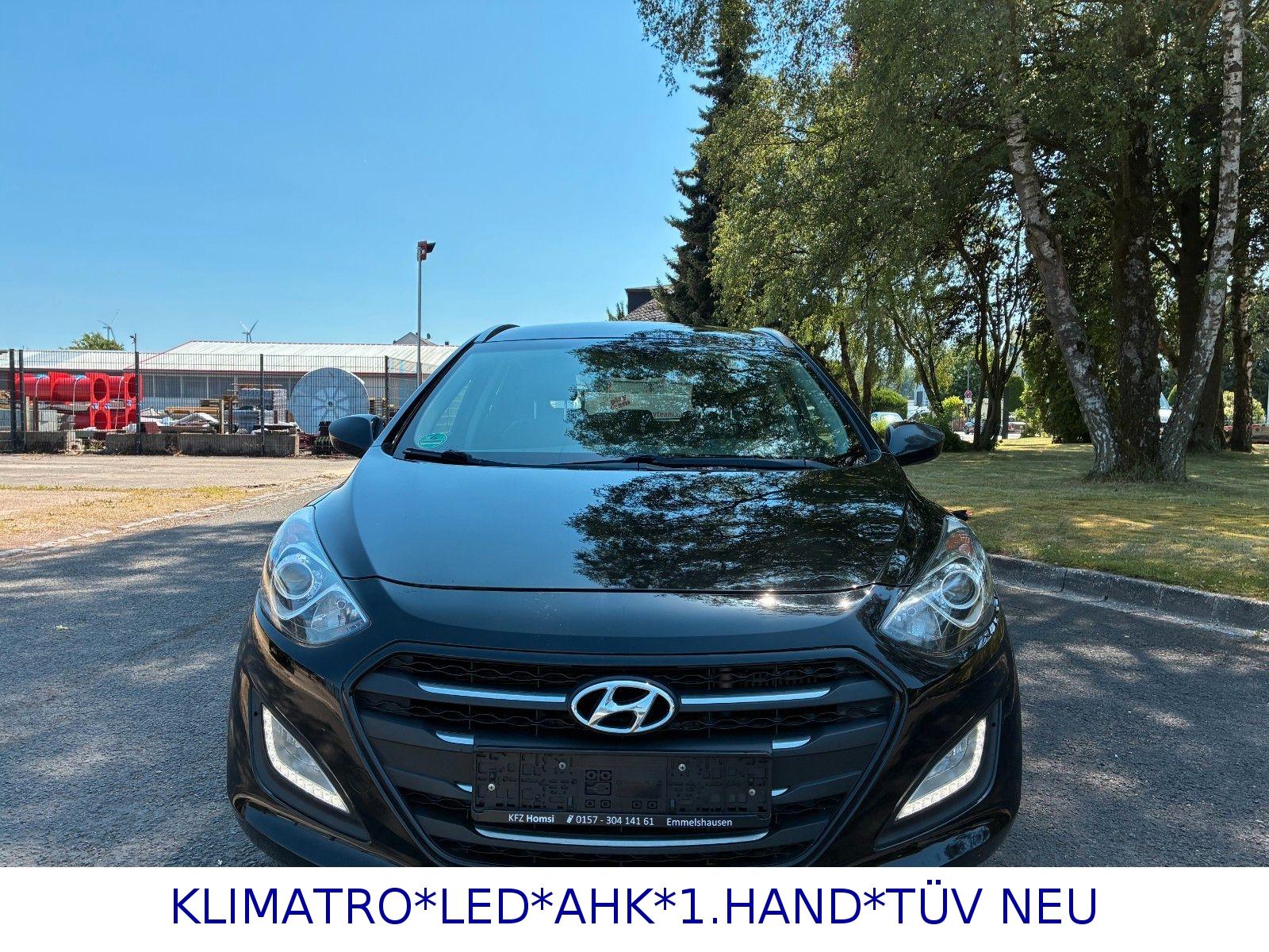 Hyundai i30 blue 1,6 CRDi" TÜV NEU+SHZ+AHK+LED+EURO6