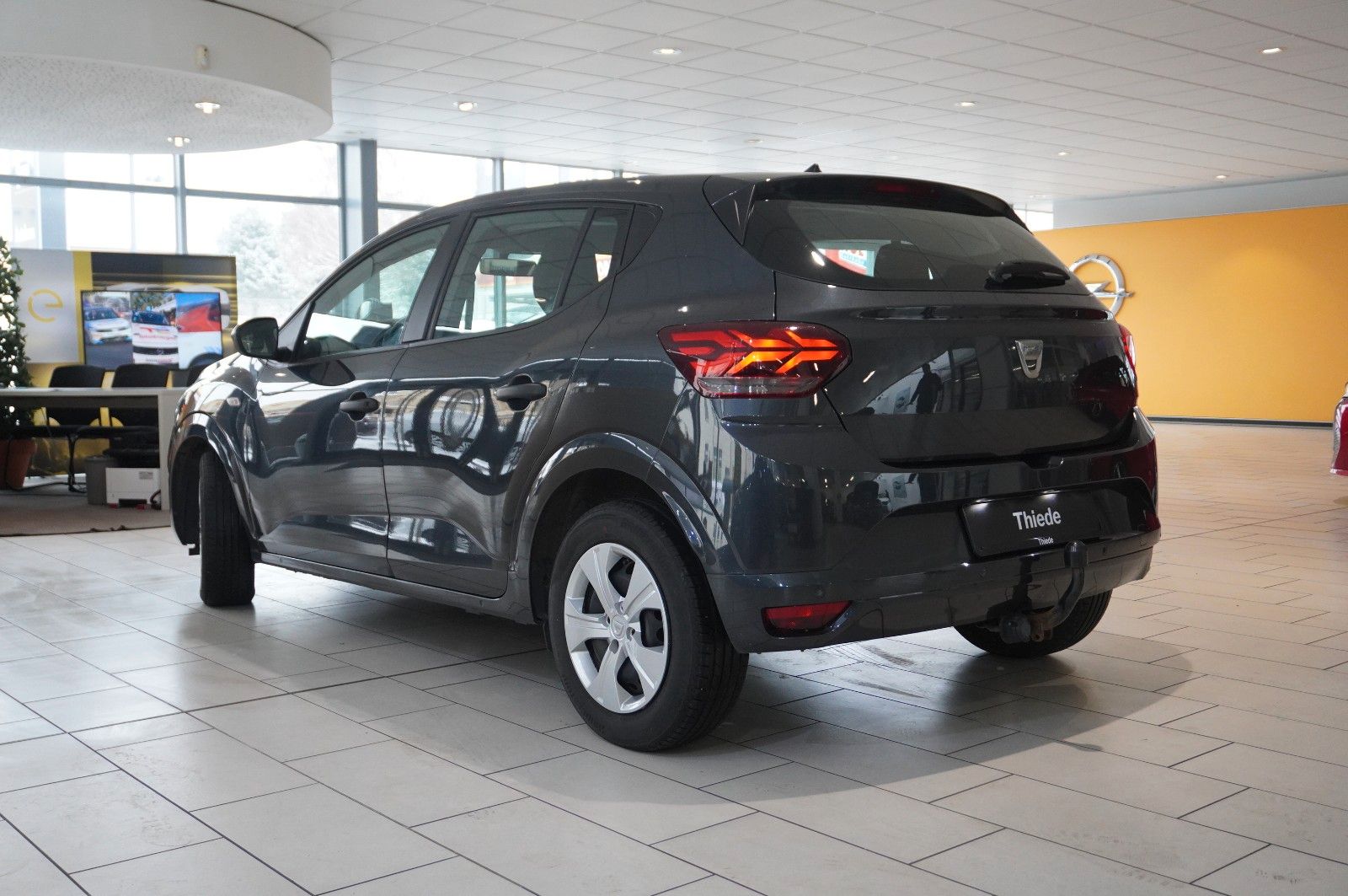 Fahrzeugabbildung Dacia Sandero III 1.0 TCE COMFORT LED/DAB/SHZ/TEMP/AHK