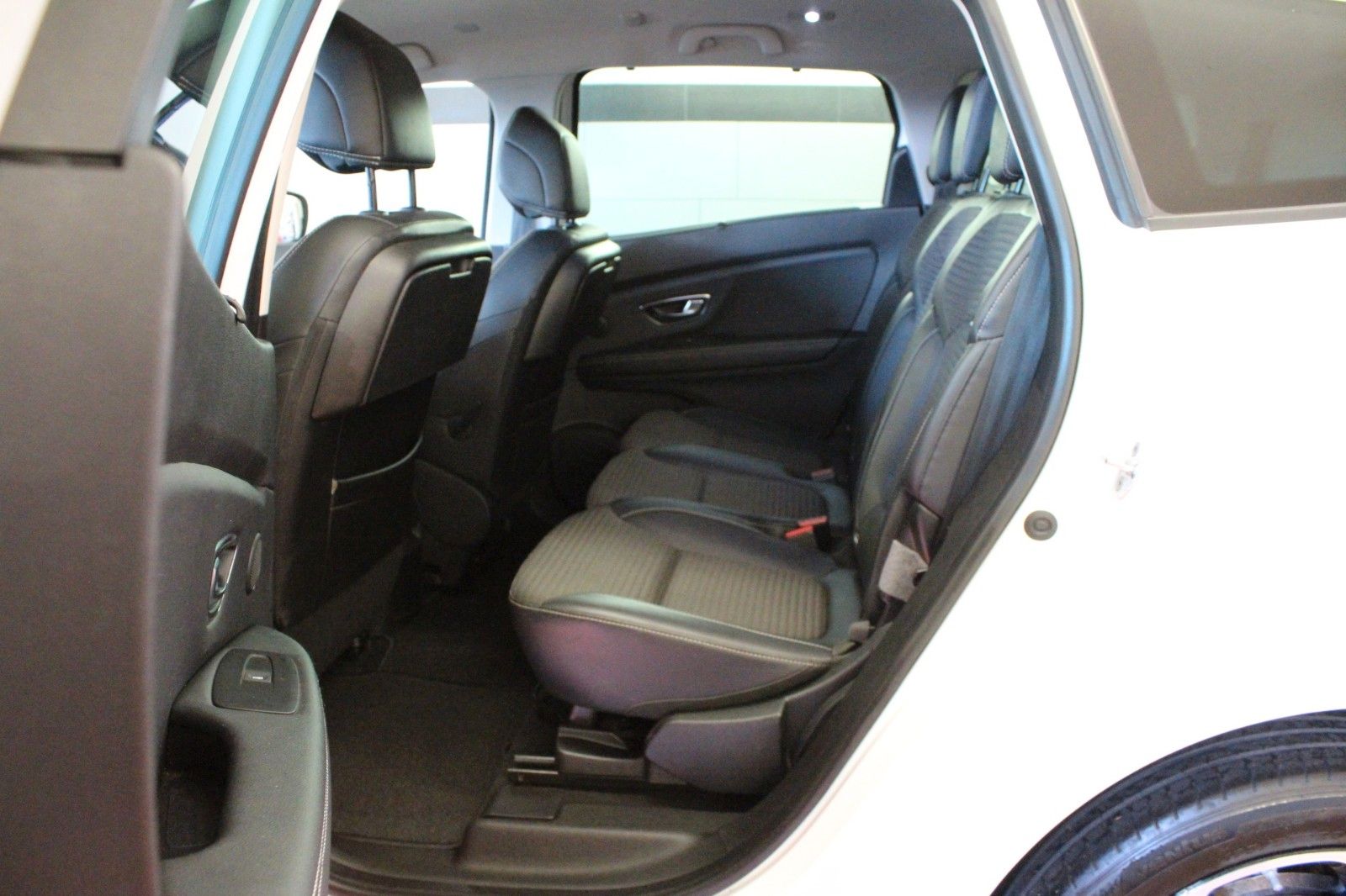 Fahrzeugabbildung Renault Grand Scenic dCi160 EDC*Bose Edition*7-Sitzer*