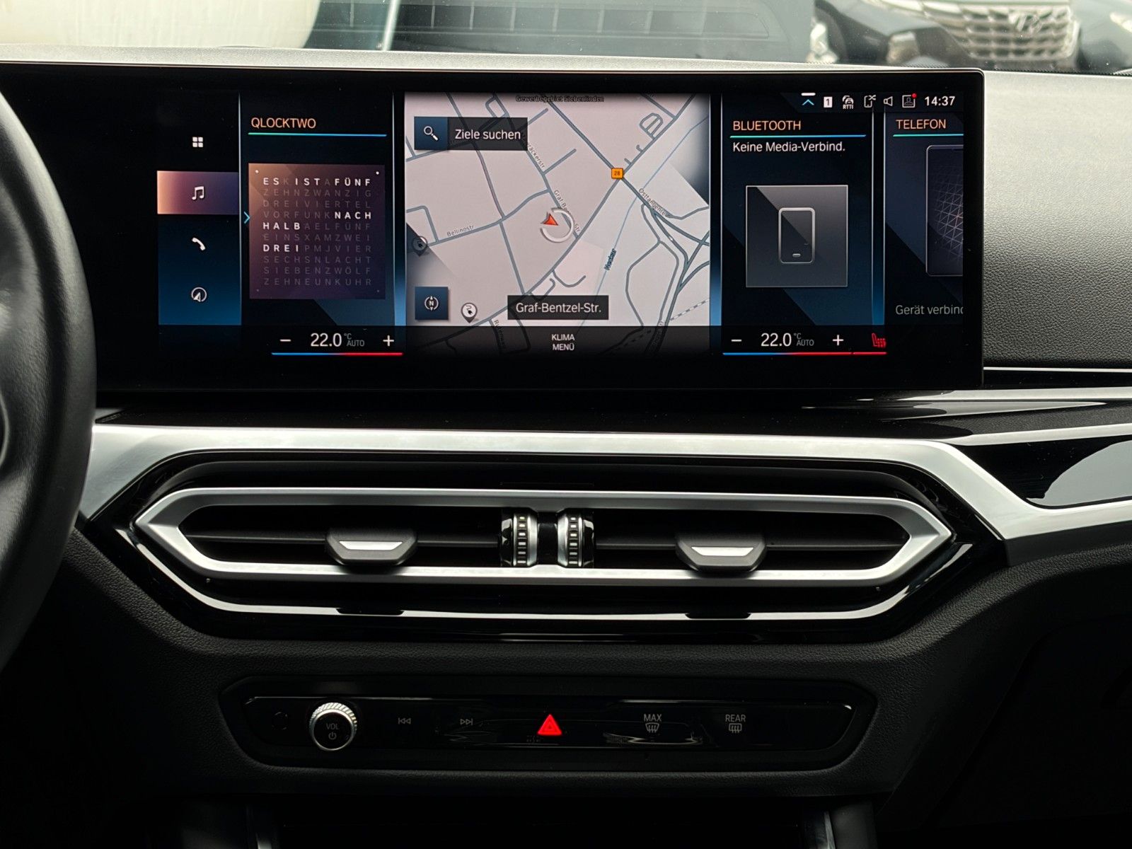 Fahrzeugabbildung BMW 330e Touring Advantage Akustik LcPlus HIFI CAM