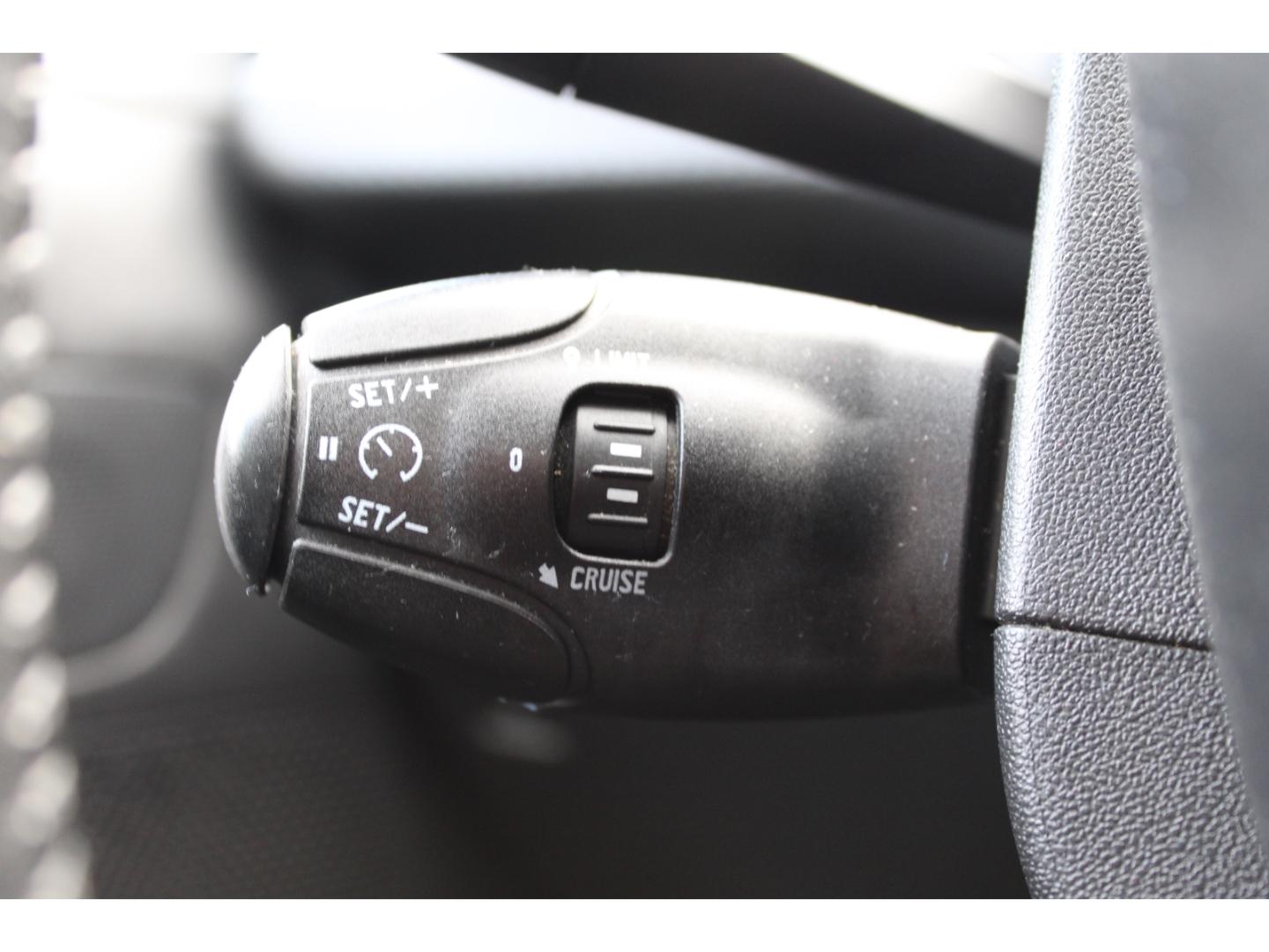 Peugeot 2008 Active BlueHDI 100 *1.Hand + scheckheftgepf