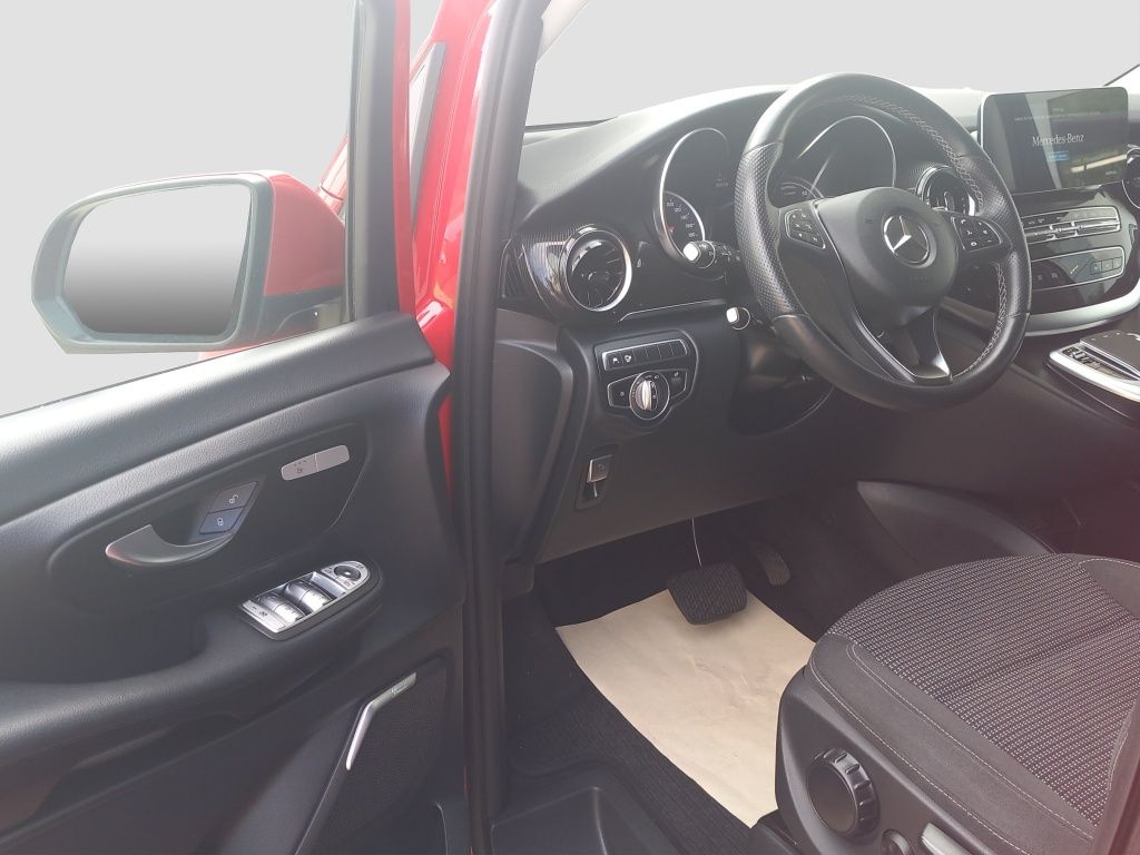 Fahrzeugabbildung Mercedes-Benz EQV 300 Lang 360*KeyLess*LED*PDC*SpurH*SpurW*AUT