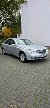 Mercedes-Benz Mercedes Benz Eklasse 2800 Benzin - Mercedes-Benz E 280 in Köln