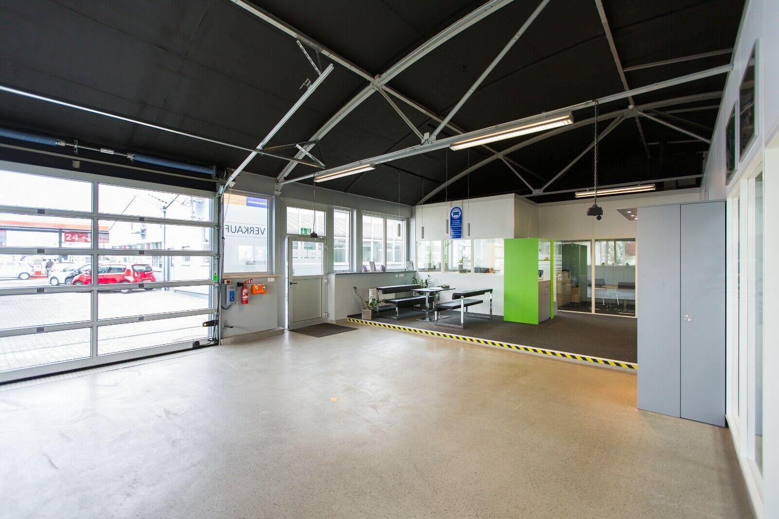 showroom-image-top