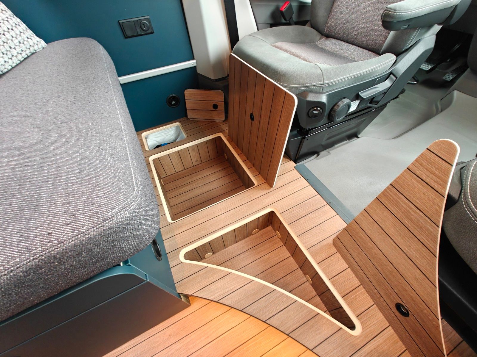 Fahrzeugabbildung HYMER / ERIBA / HYMERCAR CAR 600 - 18" A/T, Markise, AHK, VW Facelift! -