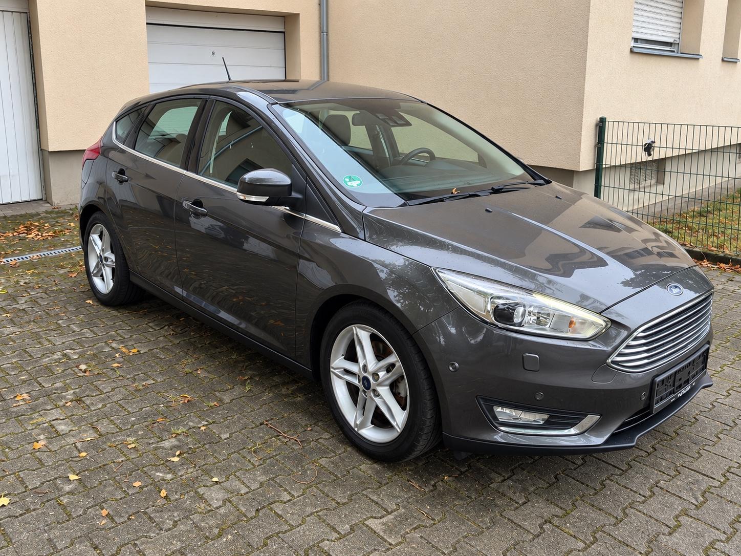 Ford Focus Lim. Titanium*TÜVneu*Klima*Servicheft*