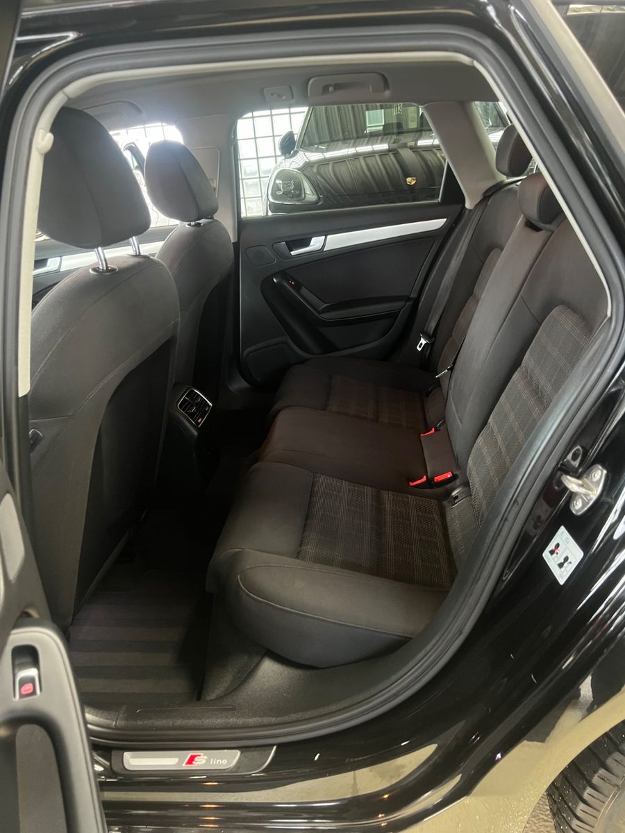 Fahrzeugabbildung Audi A4 Avant 2.0 TDI S line quattro *1.HAND*