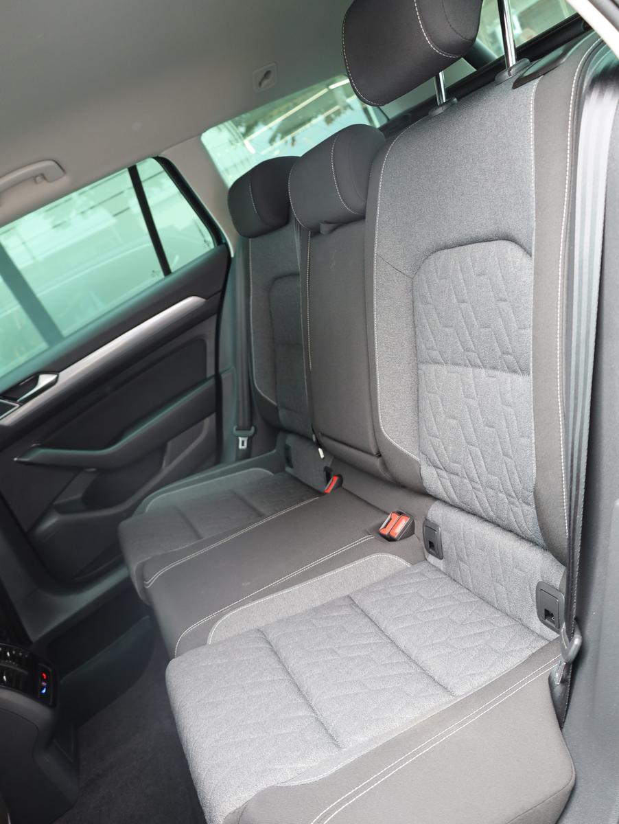 Volkswagen Passat 2.0 TDI Business*ACC*CarPlay*AHK, миниатюра 16