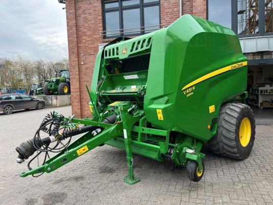 John Deere V451R 