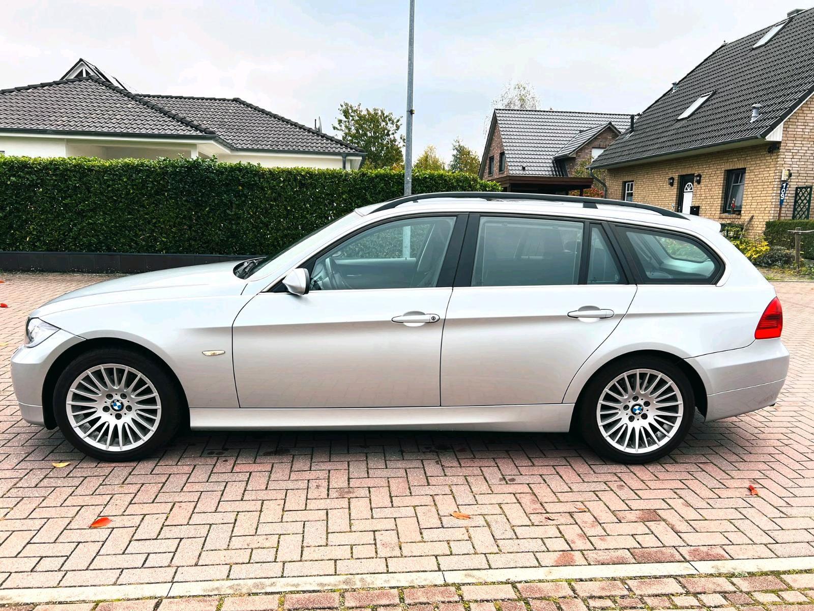 BMW 325 2007 — rear view