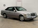 Mercedes-Benz E 200 124 C Cabriolet - aus 1994: Cabrio