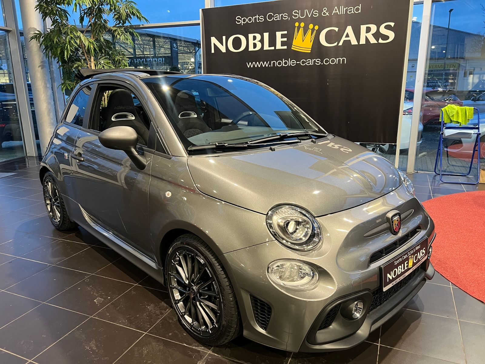 Fahrzeugabbildung Abarth 595C T-Jet NAV DAB PDC ALU