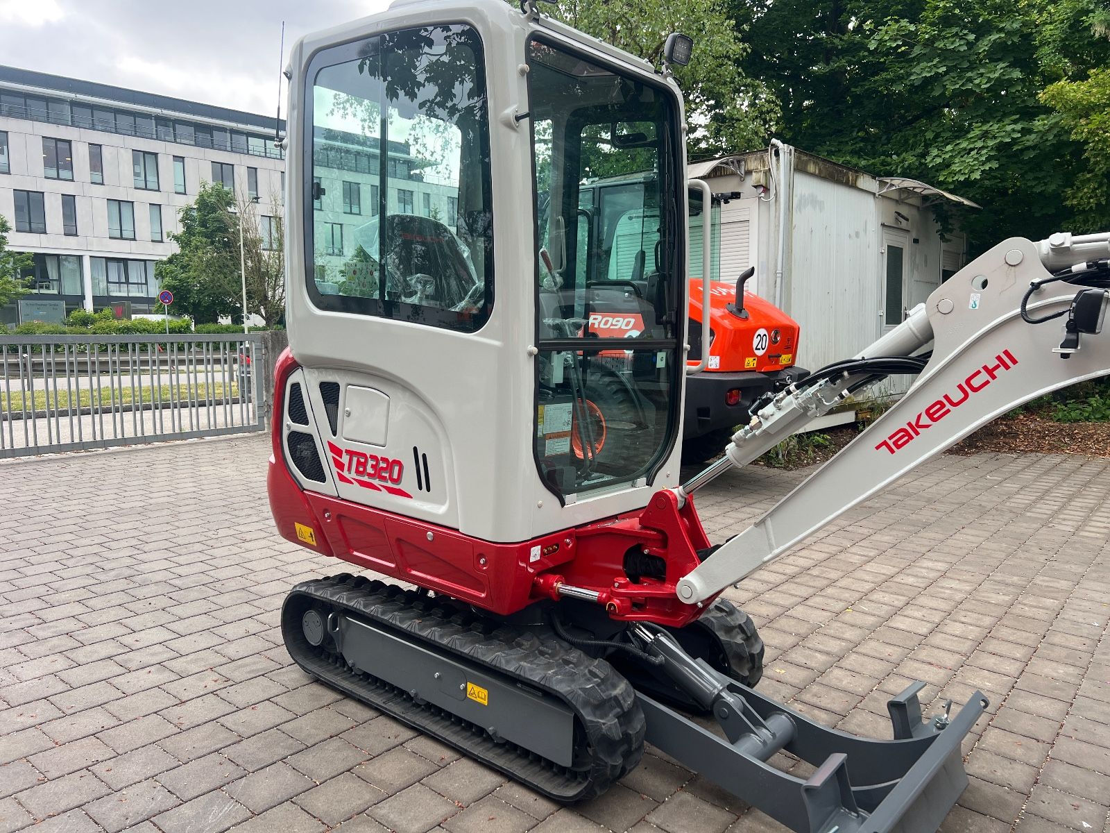 Fahrzeugabbildung Takeuchi TB 320 PoweriltHS01 Kabine,  2,2t